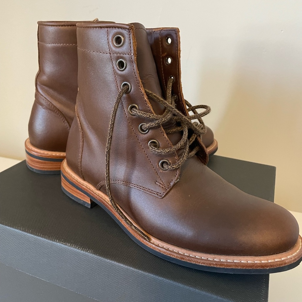 Nisolo Amalia All-Weather lace-up leather ankle boot in brown size 6.5